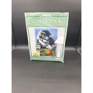 CARON NATURA PLAYFUL KITTEN LATCH HOOK KIT 20" X 27" ART# R070